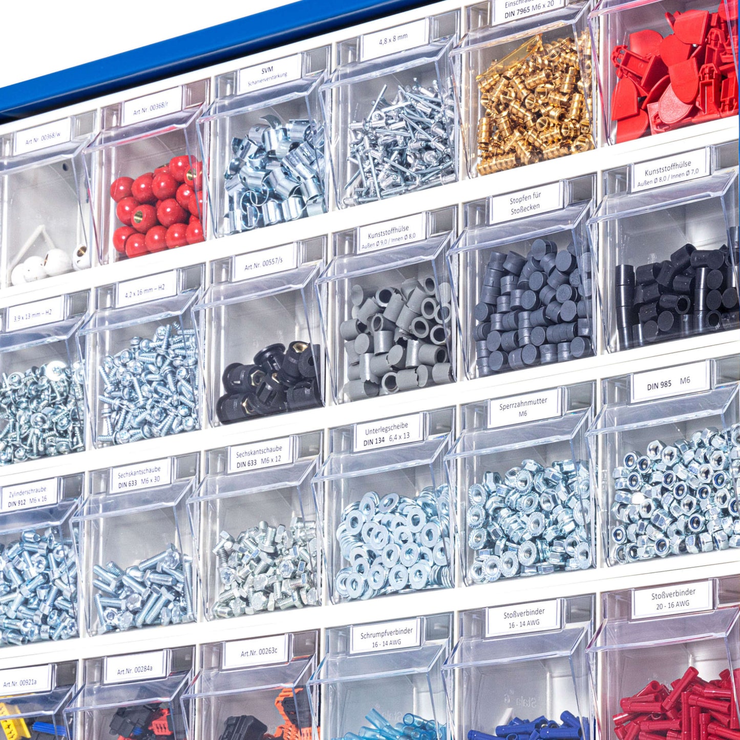 Magazinschrank mit Türen MST 643